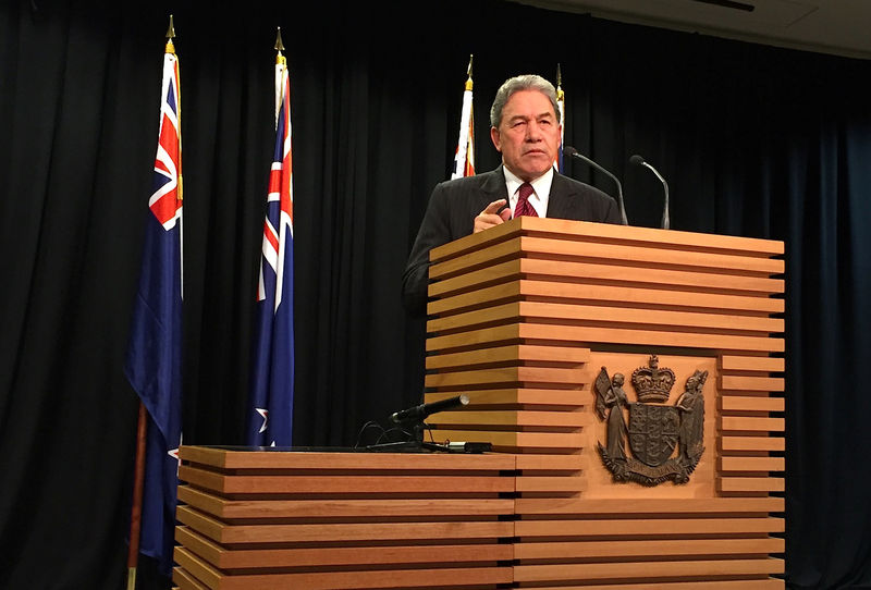 © Reuters. Winston Peters, leader of the New Zealand First Party, speaks during a media conference in Wellington