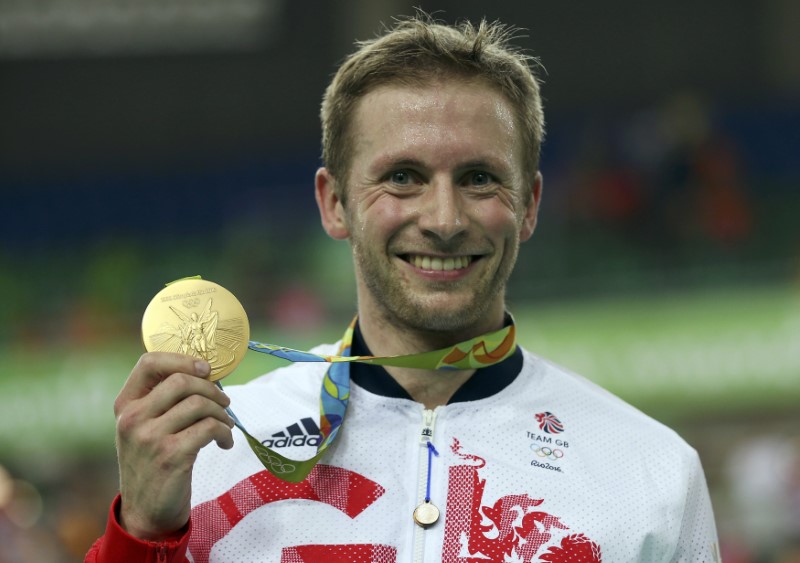 © Reuters. Cycling Track - Men's Keirin Victory Ceremony