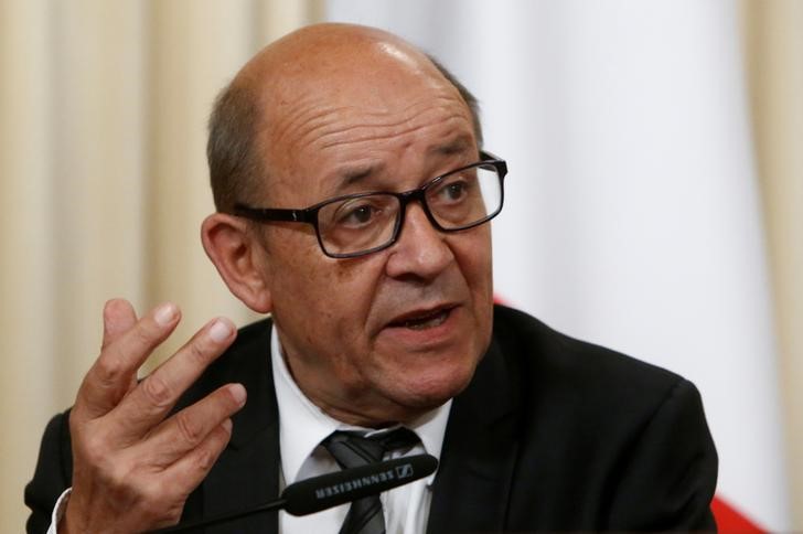 © Reuters. Ministro de Relações Exteriores da França, Jean-Yves Le Drian, durante coletiva de imprensa, em Moscou