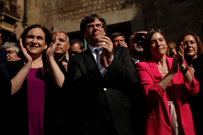 © Reuters. La alcaldesa de Barcelona pedirá la mediación de la UE en el conflicto catalán