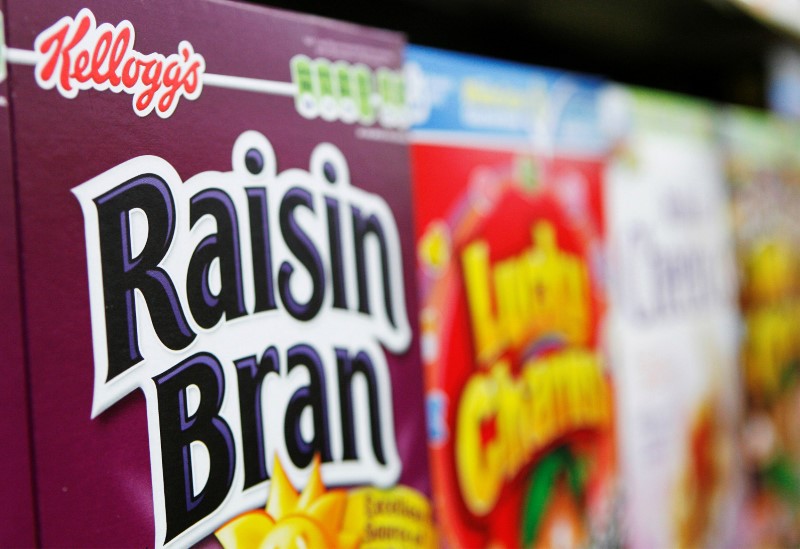 © Reuters. FILE PHOTO: File photo of Kellogg's cereal boxes stacked in a supermarket in New York