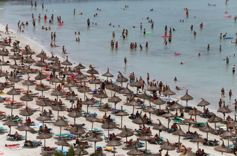 © Reuters. Nuevo convenio hostelería Baleares prevé alza salarial de 17% a 4 años
