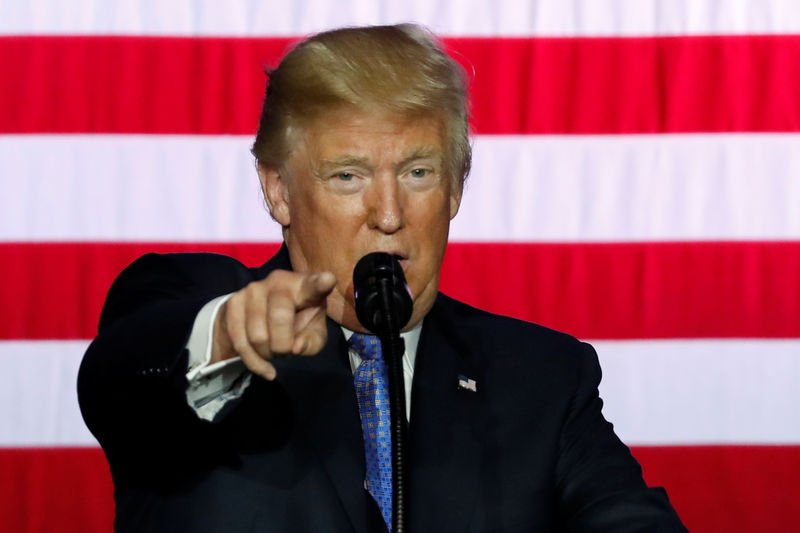 © Reuters. Trump delivers remarks on proposed changes to the tax code at an event in Indianapolis