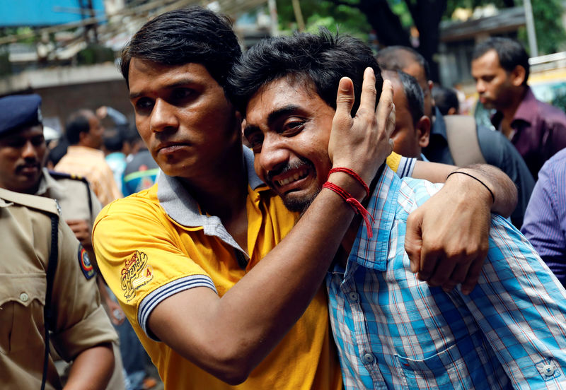 © Reuters. Una estampida en la capital financiera de India deja al menos 22 muertos