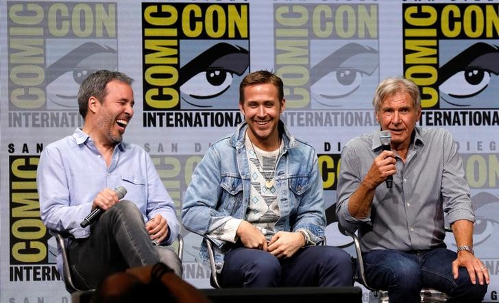 © Reuters. Diretor do filme "Blade Runner 2049", Denis Villeneuve, e atores Ryan Gosling e Harrison Ford, durante evento em San Diego, na Califórnia