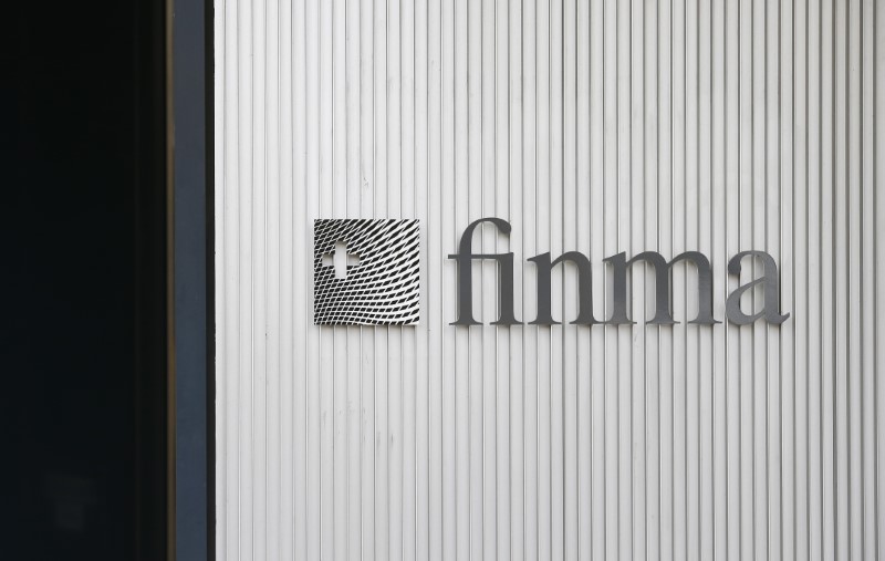 © Reuters. usfntThe logo of Swiss Financial Market Supervisory Authority FINMA is seen outside their headquarters in Bern