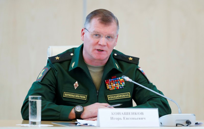 © Reuters. Spokesman for Russian Defence Ministry Konashenkov speaks during news conference dedicated to crash of Malaysia Airlines Boeing 777 plane operating flight MH17 in Moscow