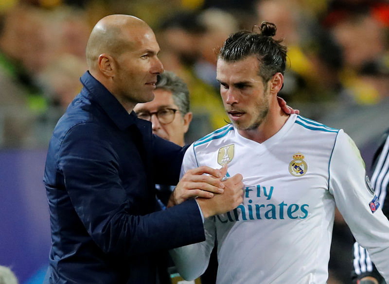 © Reuters. Bale, incógnita para el Madrid-Espanyol y para Gales por una sobrecarga muscular