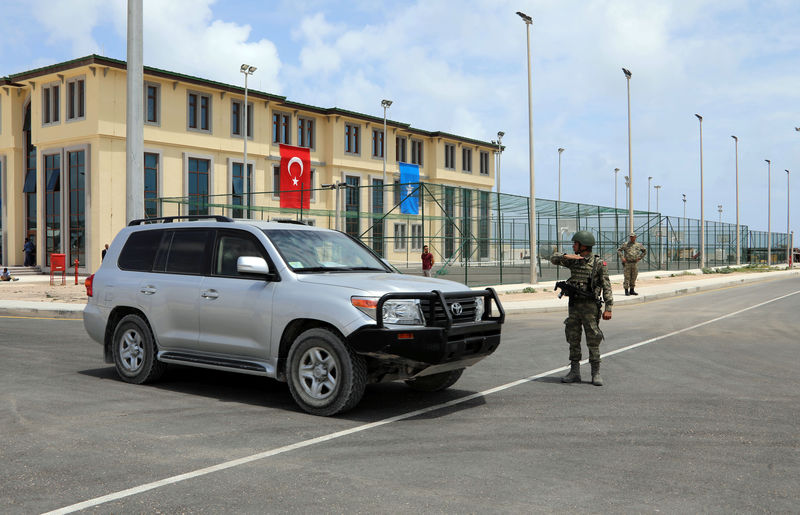 © Reuters. تركيا تفتتح أكبر قاعدة عسكرية في الخارج في مقديشو لتدريب جنود صوماليين