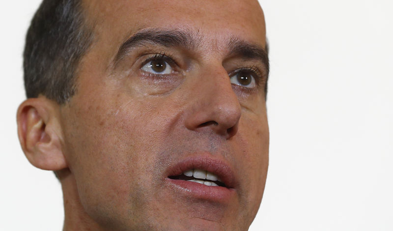 © Reuters. Austria's Chancellor Kern addresses a news conference in Vienna