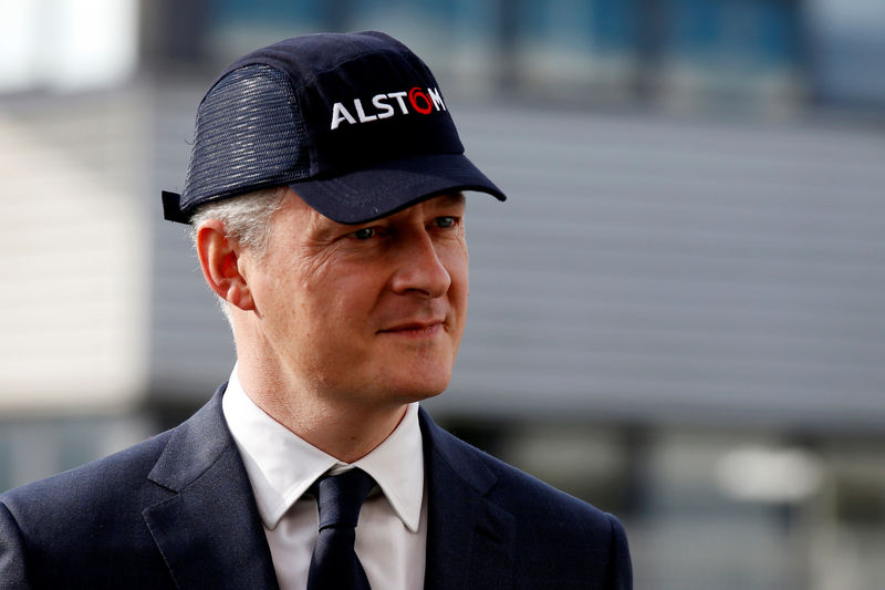 © Reuters. French Finance Minister Bruno Le Maire visits the Alstom plant in Petite-Foret near Valenciennes