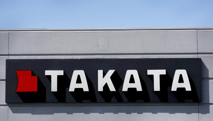 © Reuters. FILE PHOTO: A sign with the TAKATA logo is seen outside the Takata Corporation building in Auburn Hills, Michigan
