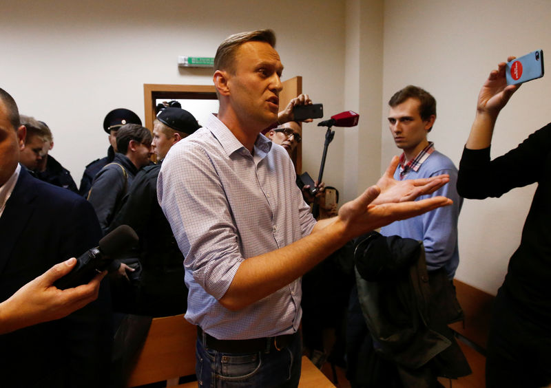 © Reuters. Alexei Navalny conversa com jornalistas em Moscou