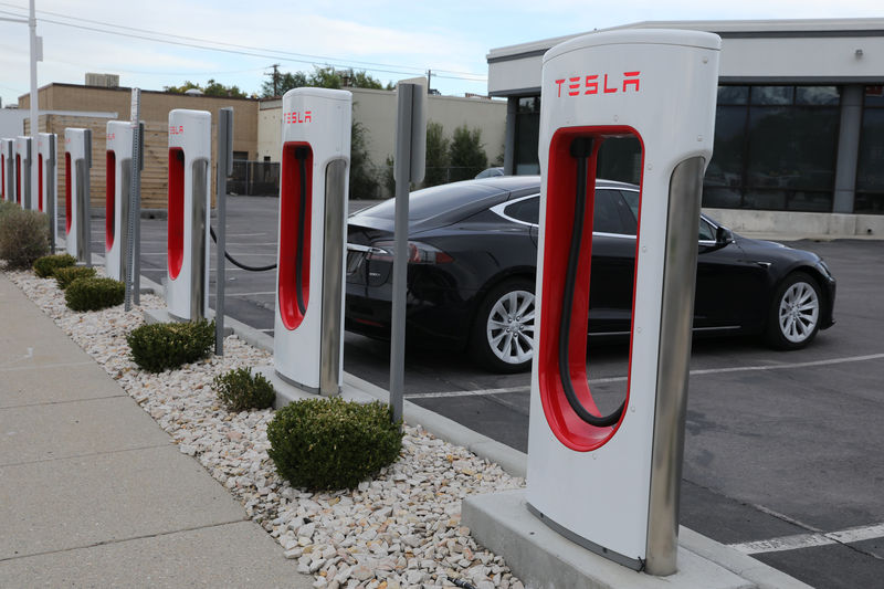 © Reuters. A Tesla charging station is seen in Salt Lake City