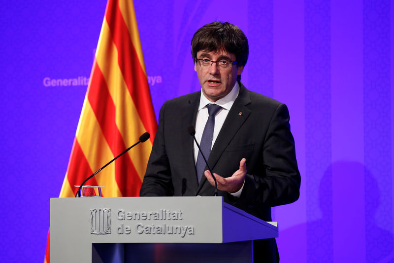 © Reuters. Catalan President Puigdemont speaks during news conference in Barcelona