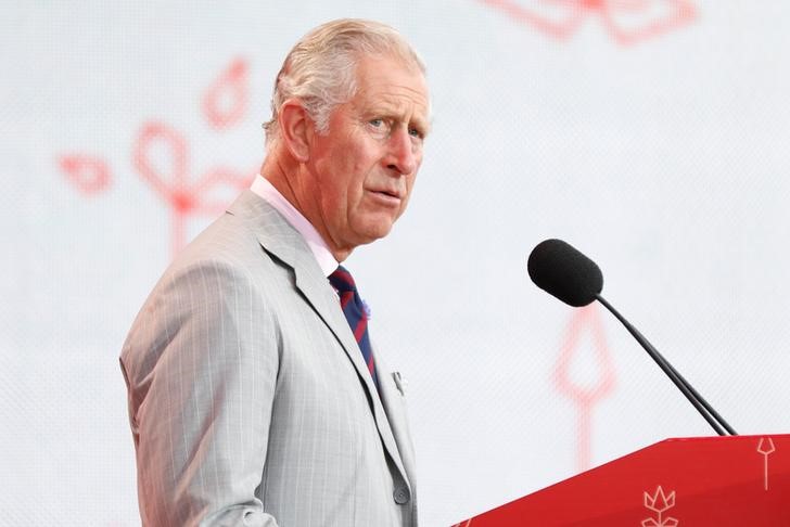 © Reuters. FILE PHOTO - Britain's Prince Charles speaks during Canada Day celebrations as the country marks its 150th anniversary since confederation, on Parliament Hill in Ottawa