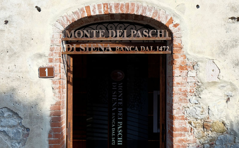 © Reuters. The entrance of Monte Dei Paschi di Siena is seen in San Gusme near Siena, Italy