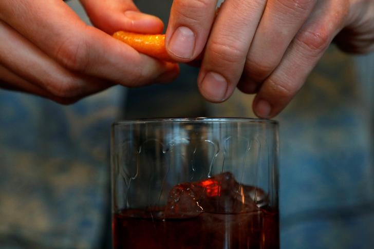 © Reuters. Campari cede soft drink per 80 mln, Crodino resta strategico