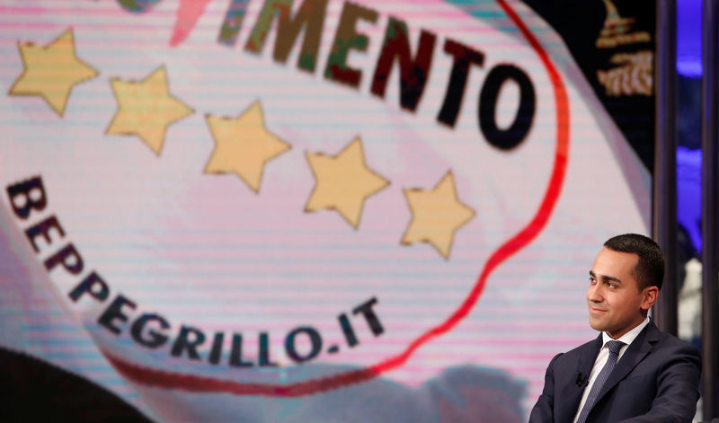 © Reuters. Renzi: su rimborsi basta moralismo M5s, Di Maio dica i nomi