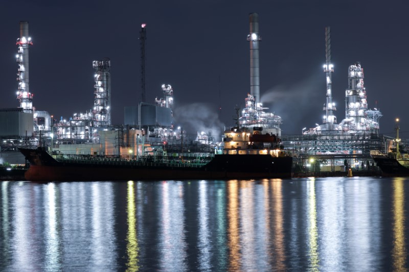 © Reuters. A general view shows the Bangchak oil refinery in Bangkok