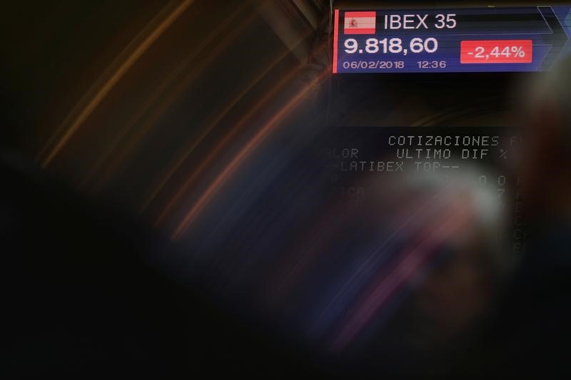 © Reuters. El Ibex abre al alza impulsada por bancos, Siemens Gamesa vuelve a brillar