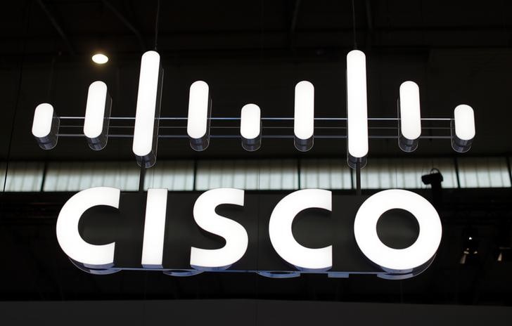 © Reuters. Логотип Cisco на Mobile World Congress в Барселоне