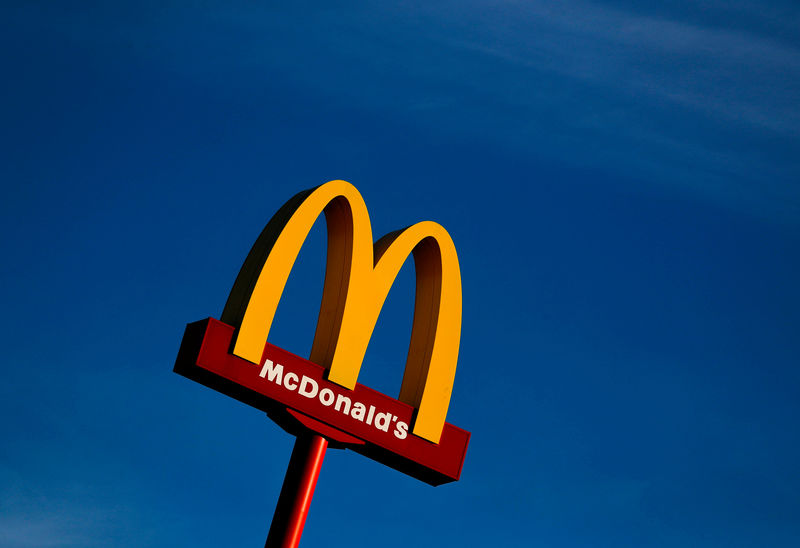 © Reuters. ماكدونالدز تستبعد التشيز برجر من وجبات الأطفال في أمريكا