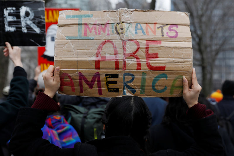 © Reuters. Activists and DACA recipients march up Broadway during the start of their 'Walk to Stay Home,' a five-day 250-mile walk from New York to Washington D.C., to demand that Congress pass a Clean Dream Act, in Manhattan, New York