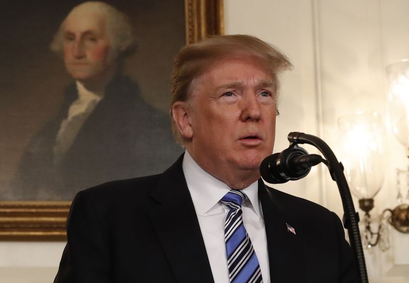 © Reuters. U.S. President Trump speaks about mass shooting at Florida high school during national address from the White House in Washington