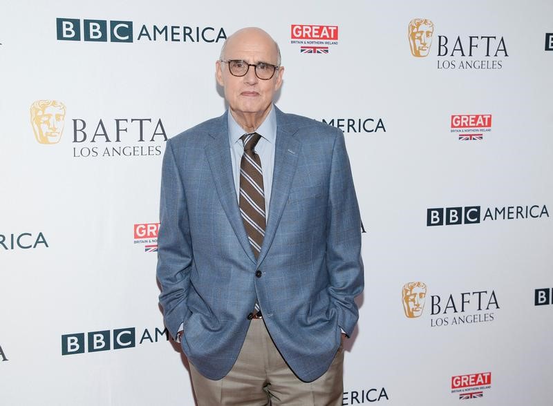 © Reuters. El actor Jeffrey Tambor posa durante los premios BAFTA en Los Ángeles