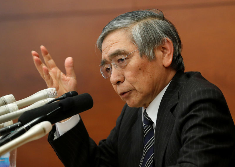 © Reuters. Bank of Japan (BOJ) Governor Haruhiko Kuroda attends a news conference at the BOJ headquarters in Tokyo