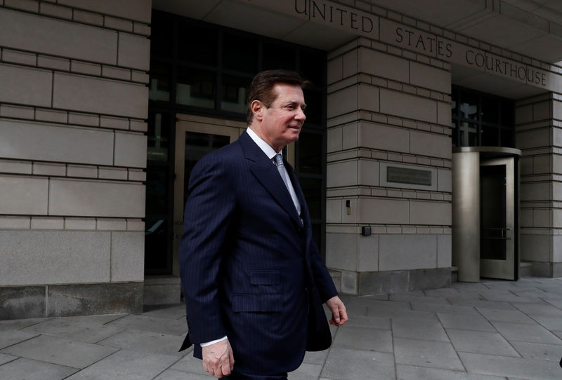 © Reuters. Paul Manafort leaves U.S. District Court in Washington
