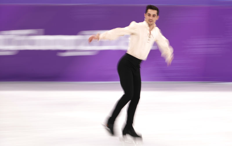 © Reuters. El español Javier Fernández, bronce en patinaje artístico en los JJOO
