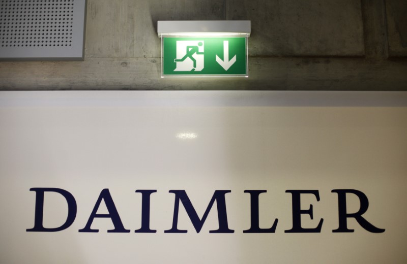 © Reuters. DAIMLER A UTILISÉ DES LOGICIELS POUR PASSER LES TESTS ANTIPOLLUTION