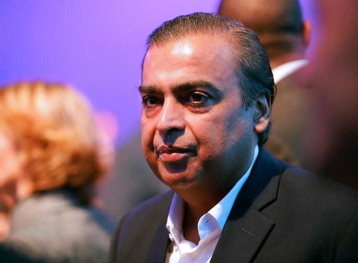 © Reuters. Mukesh Ambani, Chairman and Managing Director of Reliance Industries, attends the World Economic Forum (WEF) annual meeting in Davos