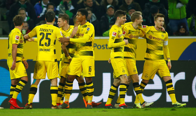 © Reuters. Bundesliga - Borussia Moenchengladbach vs Borussia Dortmund