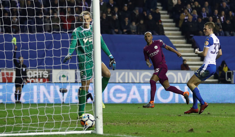 © Reuters. جريج يقود ويجان لاقصاء سيتي من كأس الاتحاد الإنجليزي