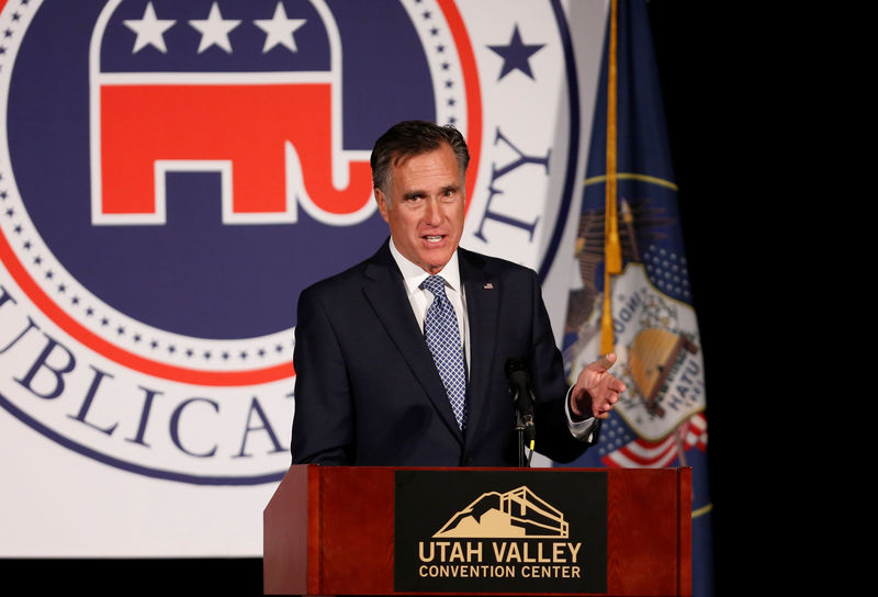 © Reuters. Romney speaks at the Utah County Republican Party Lincoln Day Dinner in Provo