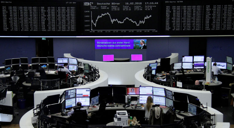 © Reuters. The German share price index, DAX board, is seen at the stock exchange in Frankfurt