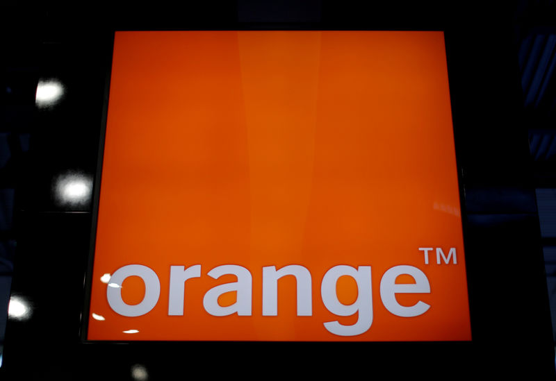 © Reuters. FILE PHOTO: The logo of telecom company Orange is seen at Mobile World Congress in Barcelona