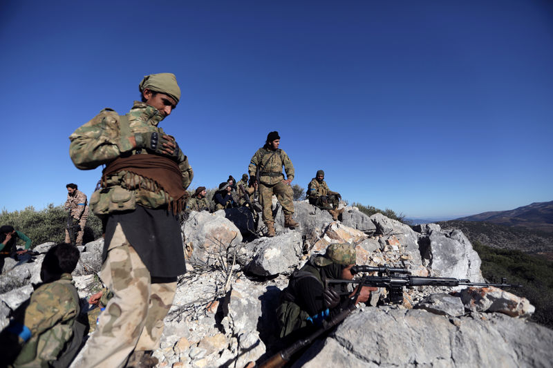 © Reuters. Siria, forze filo-Damasco entrano nella regione di Afrin