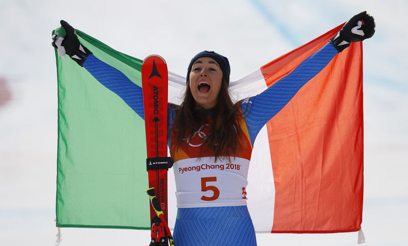 © Reuters. Sofia Goggia sul podio