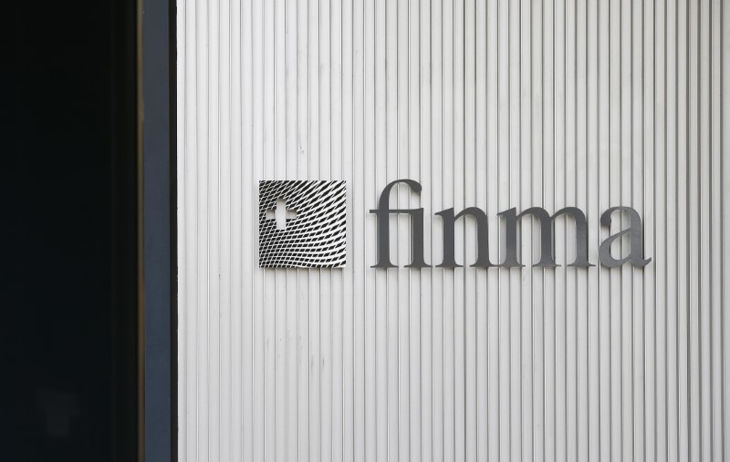 © Reuters. FILE PHOTO - The logo of Swiss Financial Market Supervisory Authority FINMA is seen outside their headquarters in Bern