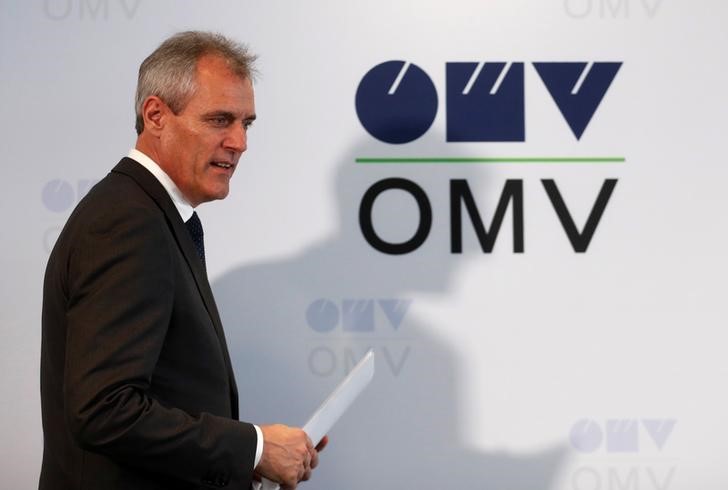 © Reuters. Глава OMV Райнер Зееле на пресс-конференции в Вене