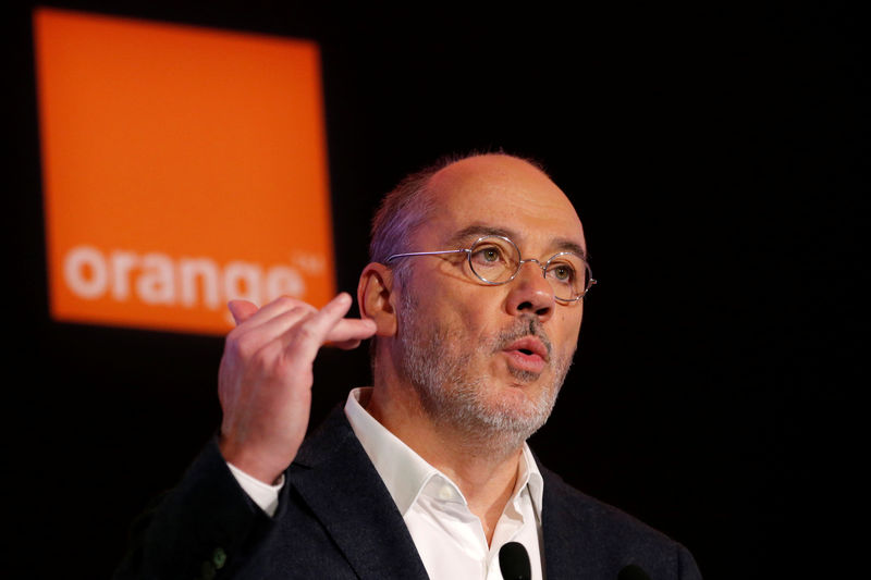 © Reuters. French telecom operator Orange Chairman and CEO Stephane Richard speaks during a news conference to present the company's 2017 annual results in Paris