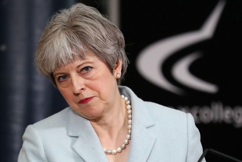 © Reuters. Primeira-ministra britânica, Theresa May, durante discurso em Derby, no Reino Unido