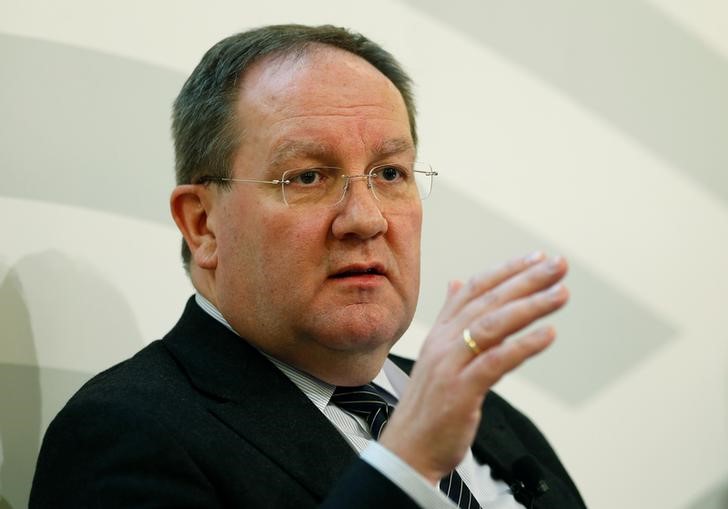 © Reuters. Hufeld, President of Germany's Federal Financial Supervisory Authority BaFin (Bundesanstalt fuer Finanzdienstleistungsaufsicht)