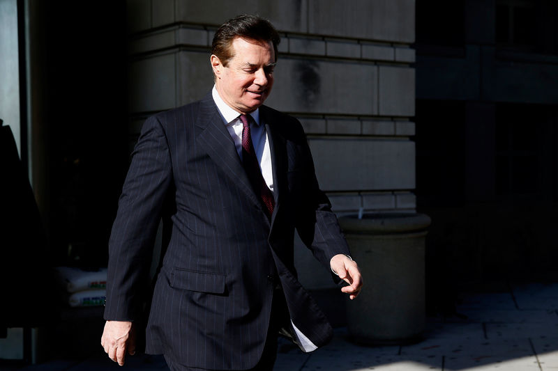 © Reuters. FILE PHOTO: Former Trump campaign manager Manafort departs after a bond hearing at U.S. District Court in Washington