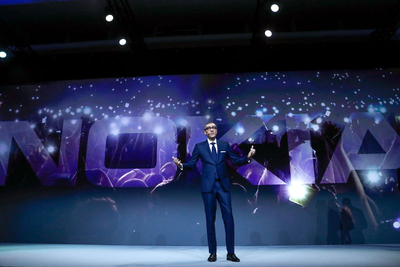 © Reuters. Rajeev Suri, Nokia's President and Chief Executive Officer, speaks during the Mobile World Congress in Barcelona