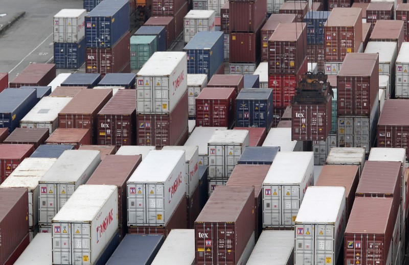 © Reuters. FILE PHOTO: A container is lifted at Keelung port, northern Taiwan